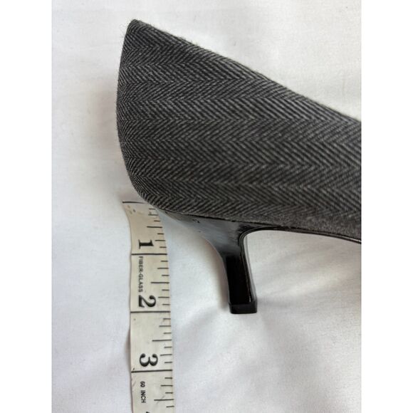 Bandolino Grey Fabric Kitten Heel Pumps Career Office Professional Pointed Toe 8 - Picture 7 of 7